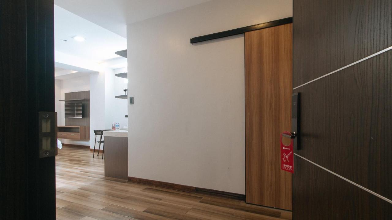 Reddoorz Plus @ Bez Tower And Residences San Juan San Juan  Экстерьер фото